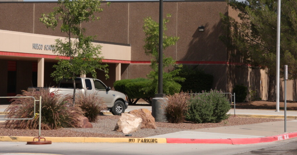 Escuela Primaria de El Paso Activa Protocolo de Seguridad Ante Olor Inusual y Humo