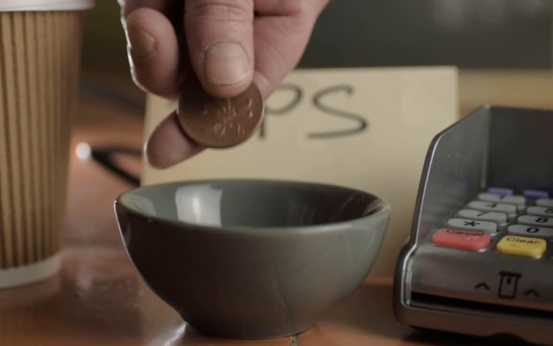 Trabajadores que reciben propinas: Deducción de impuestos de hasta $25,000 se activa en 2025