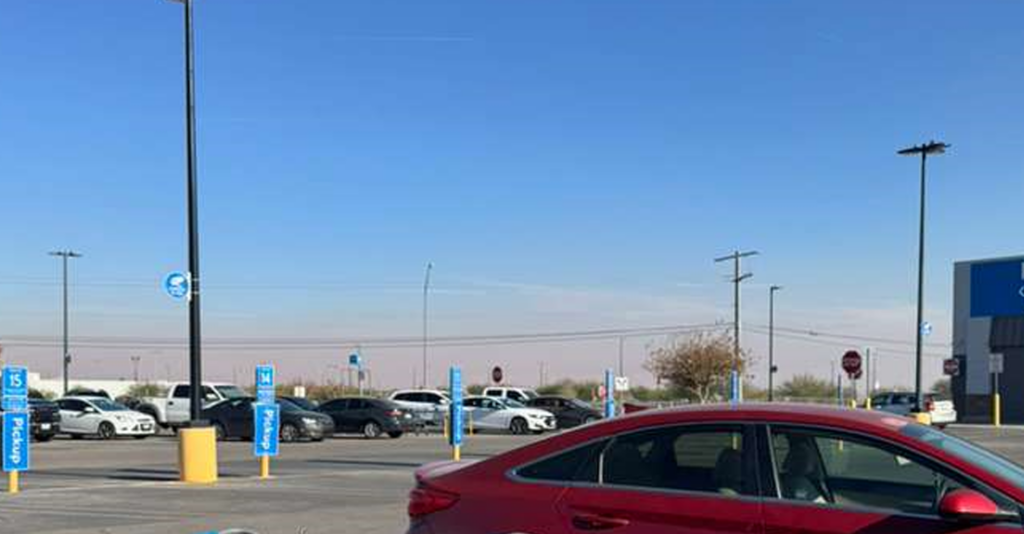 Olor a químicos y plástico alarma a residentes de El Paso