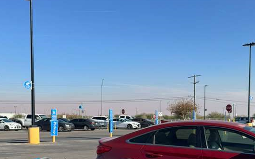 Olor a químicos y plástico alarma a residentes de El Paso