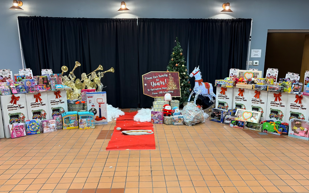 Campaña de Recolección de Juguetes de TNA Wrestling y Operation HOPE en El Paso