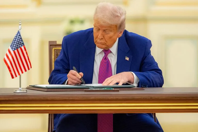 Alarma por la Revisión de la Enmienda 14: ¿Qué Significa para la Ciudadanía en EE. UU.?