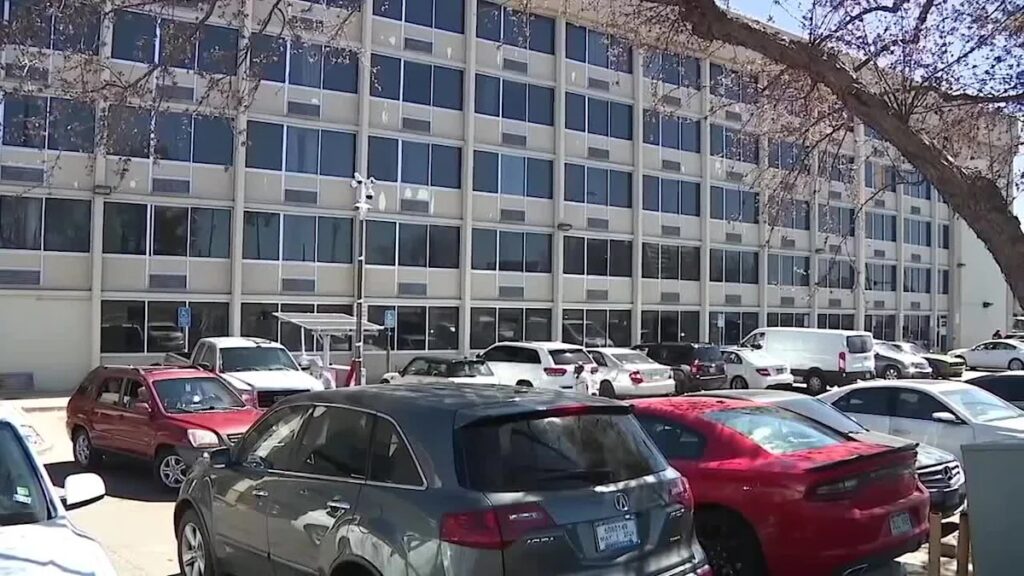 Denver Aprueba Contratos Millonarios a Urban Alchemy en Medio de Críticas por Sueldos Ejecutivos