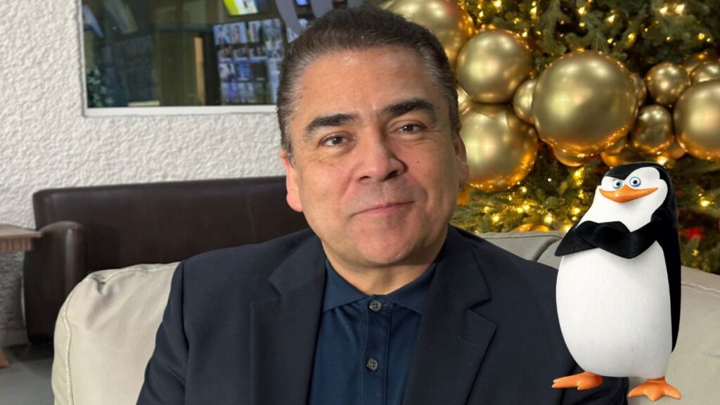 Mario Arvizu, la voz icónica de Skipper y Superman, alerta sobre la inteligencia artificial en el doblaje en Torreón