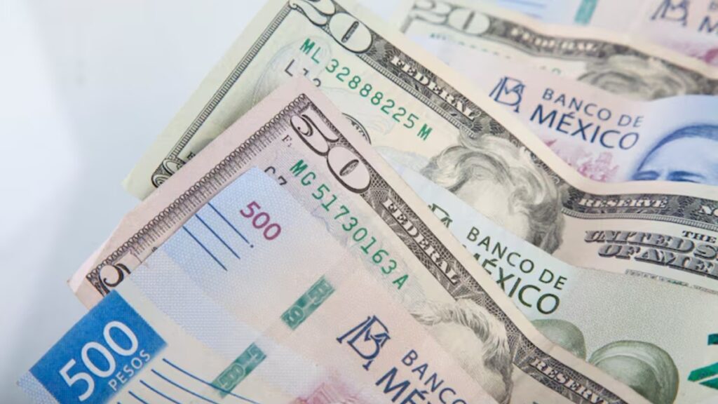 Dólar Hoy: Tipo de Cambio y la Ligerísima Depreciación del Peso Mexicano el 8 de Diciembre