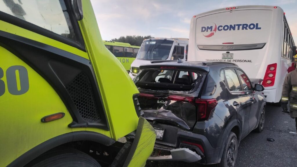 Accidente en la carretera Saltillo-Zacatecas causa caos vial y dos personas lesionadas