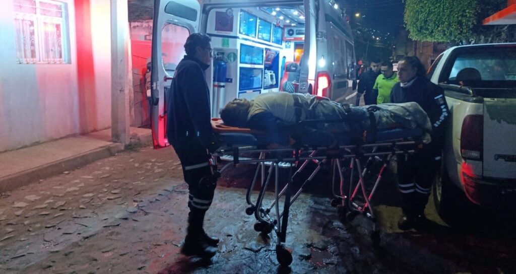 Accidente en Tlaquepaque: Hombre de 61 años cae del balcón tras beber alcohol