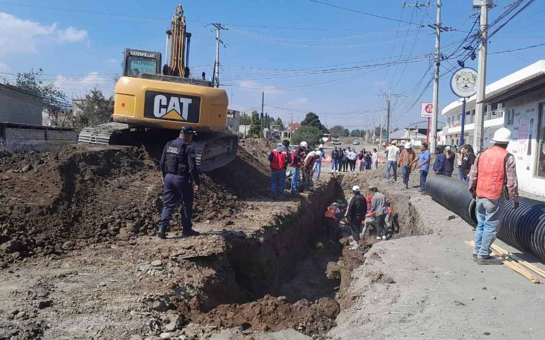 Trabajador Atrapado: Derrumbe en Edomex Genera Emergencia en Obra de Construcción