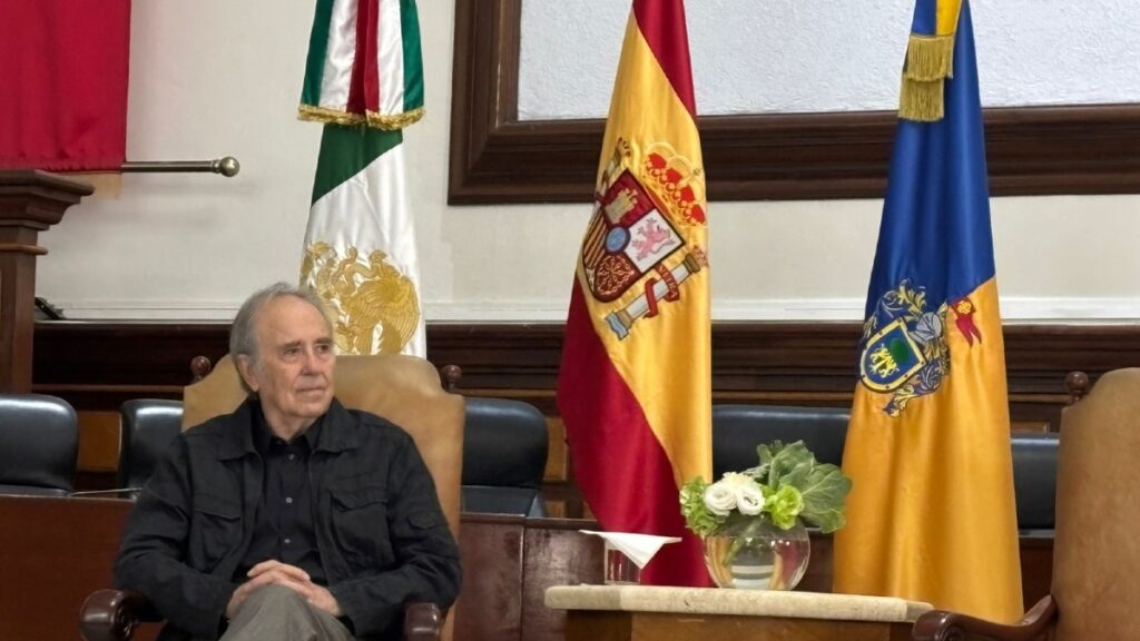 Joan Serrat Recibe las Llaves de la Ciudad de Guadalajara en la FIL 2023