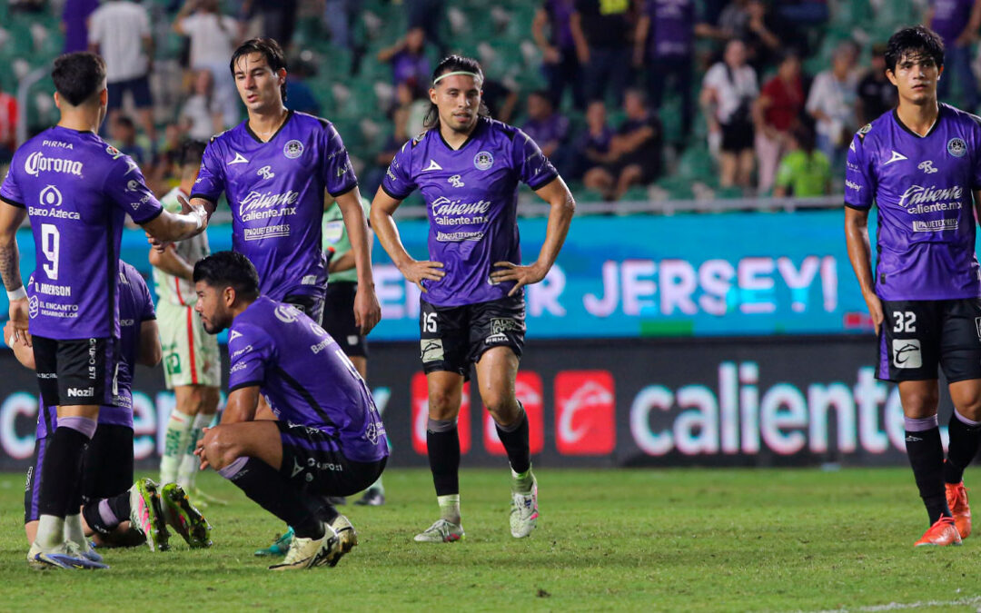 Desbandada en Mazatlán FC: Salidas de Jugadores y Cuerpo Técnico