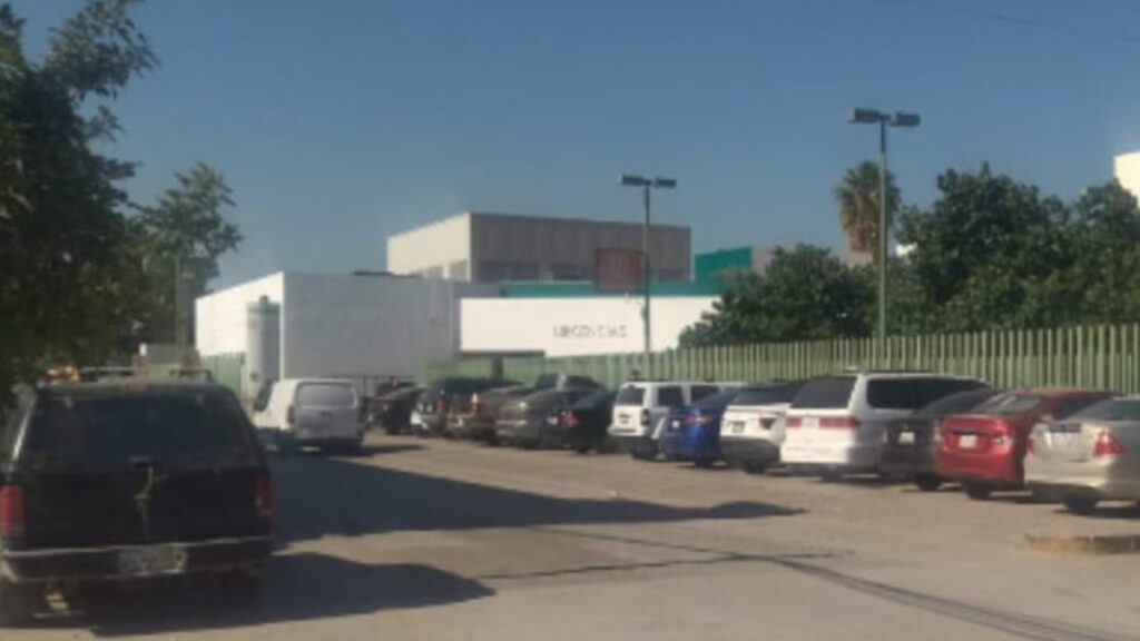 Accidente de tráfico: Conductora vuelca su vehículo en Gómez Palacio