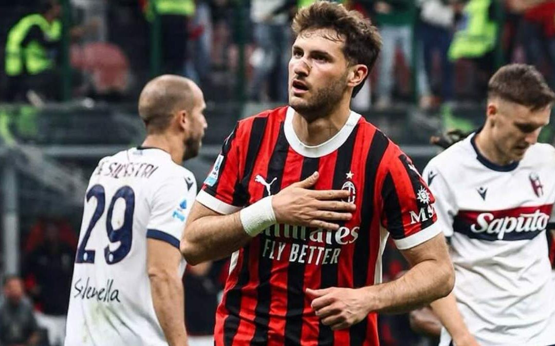 El entrenador del Milan revela cuándo volverá Santiago Giménez al fútbol