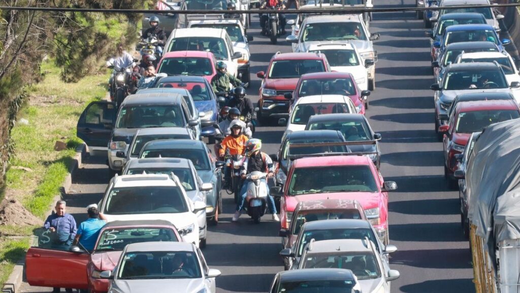 Hoy No Circula en CdMx y Edomex: Descubre qué autos descansan el 6 de diciembre 2025