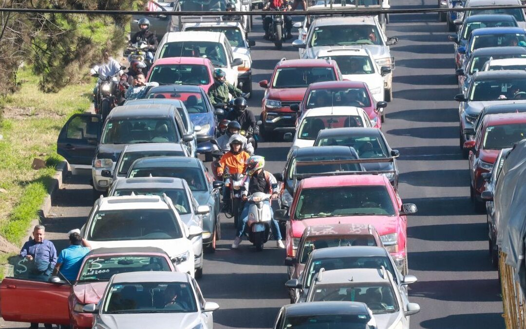 Hoy No Circula en CdMx y Edomex: Descubre qué autos descansan el 6 de diciembre 2025