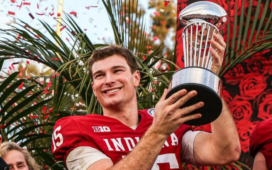 Fernando Mendoza: El prometedor QB que podría unirse a Las Vegas Raiders en el Draft NFL 2024